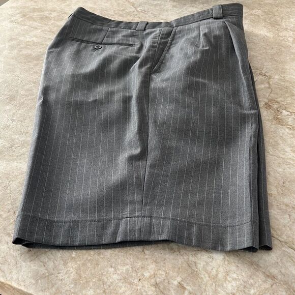 Elevee Custom Gray Striped Shorts - Picture 2 of 6